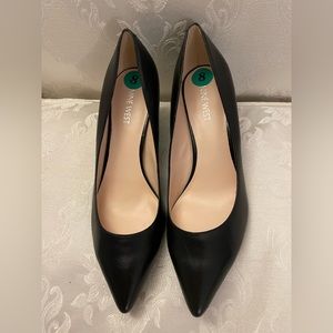 NWOT black leather pumps. Size 8